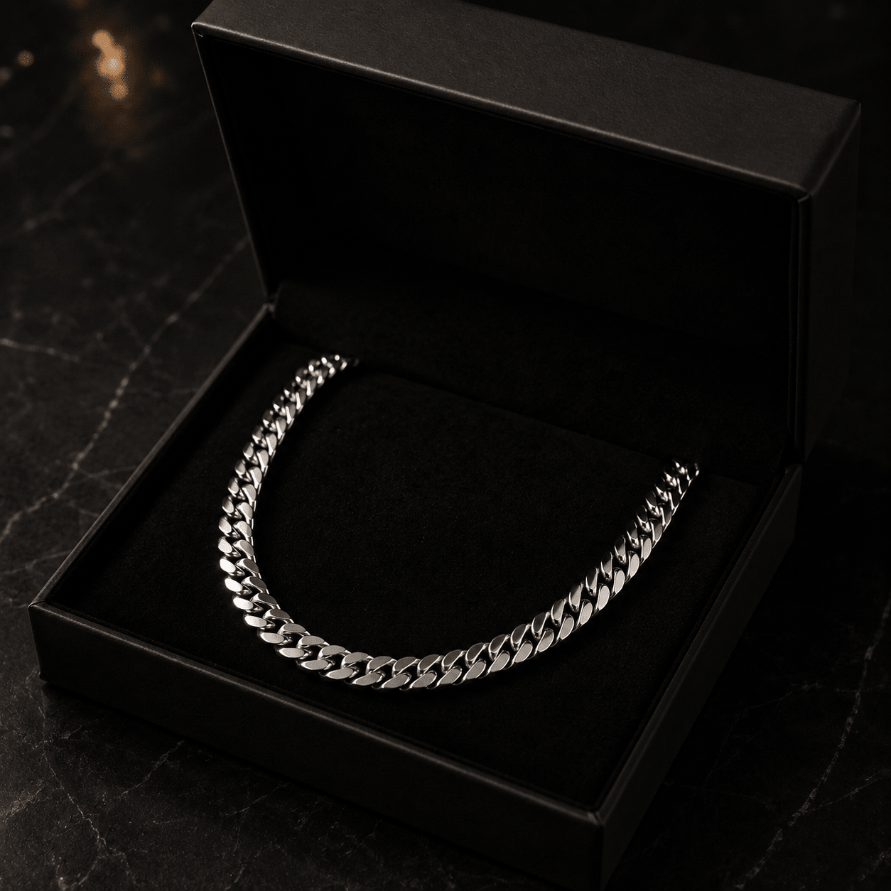 The Perfect Gift Guide: Chains for Every Occasion - Sleek & Stylish