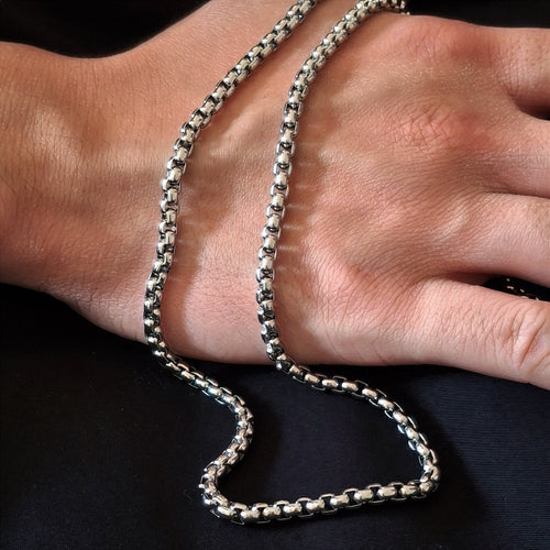 Sleek Box Chain